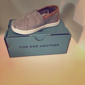 Tiny Toms - Size 5